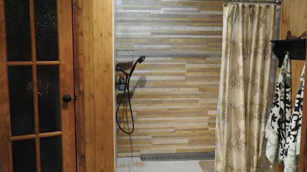 Photo of Bathroom in Drumheller
