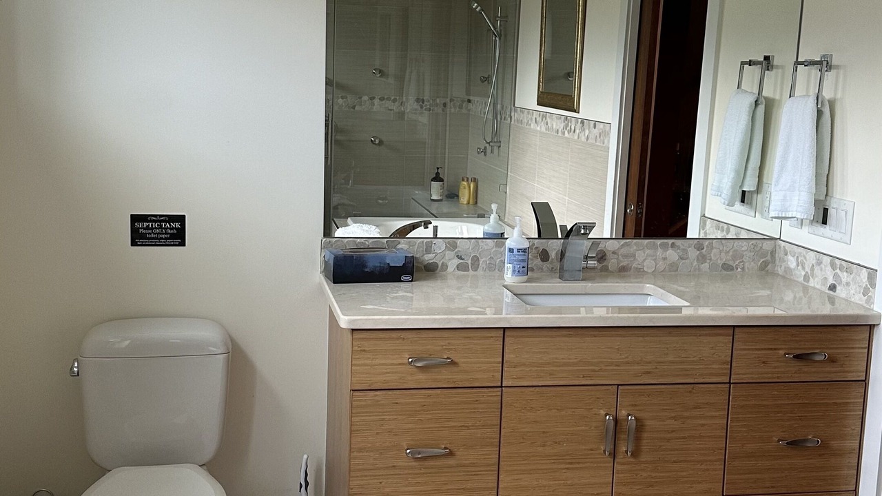 Photo of Bathroom in Okanagan-Similkameen
