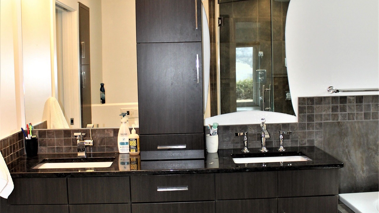 Photo of Bathroom in Okanagan-Similkameen