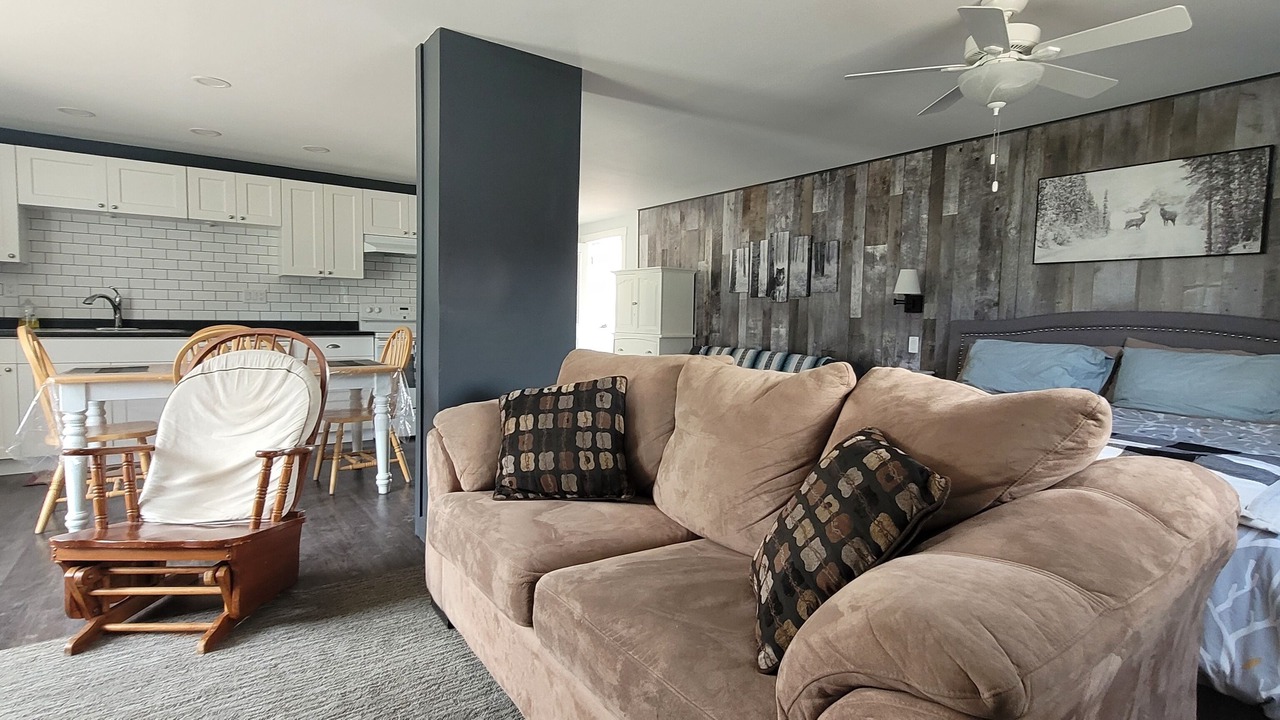 Photo of Livingroom in Okanagan-Similkameen