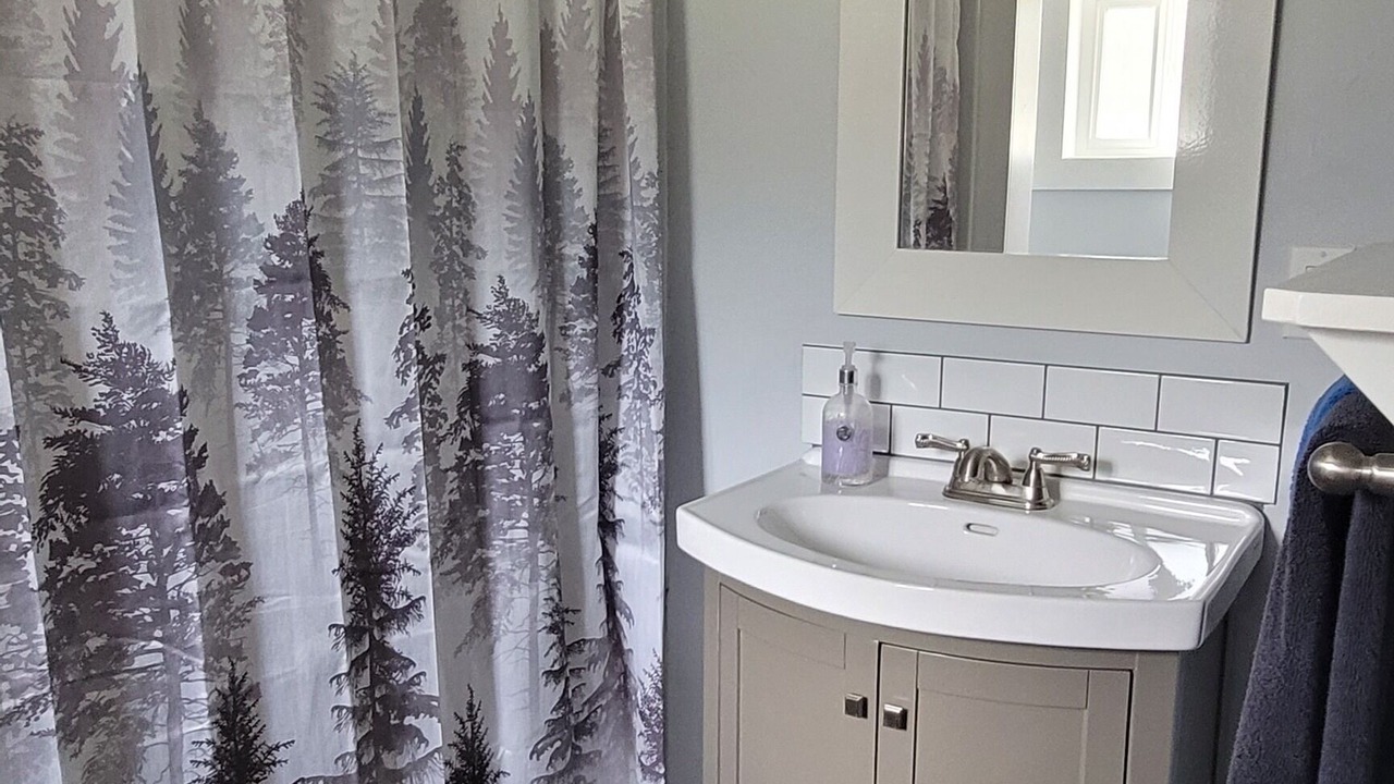 Photo of Bathroom in Okanagan-Similkameen