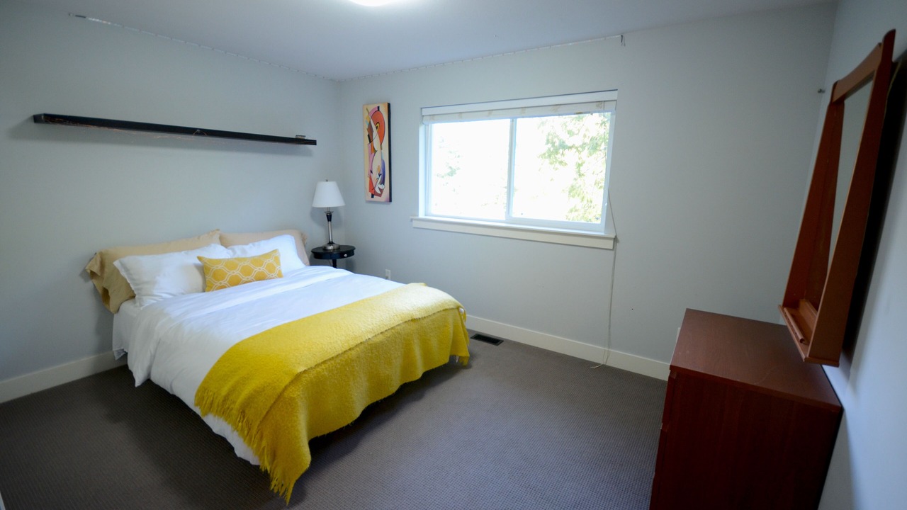 Photo of Bedroom in Metro Vancouver Regional District