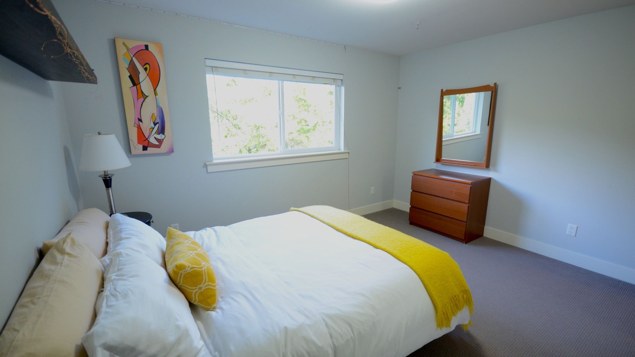 Photo of Bedroom in Metro Vancouver Regional District