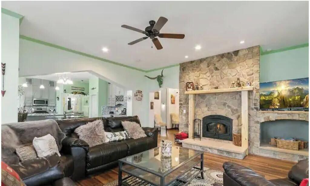 Photo of Livingroom in Glacier View Meadows