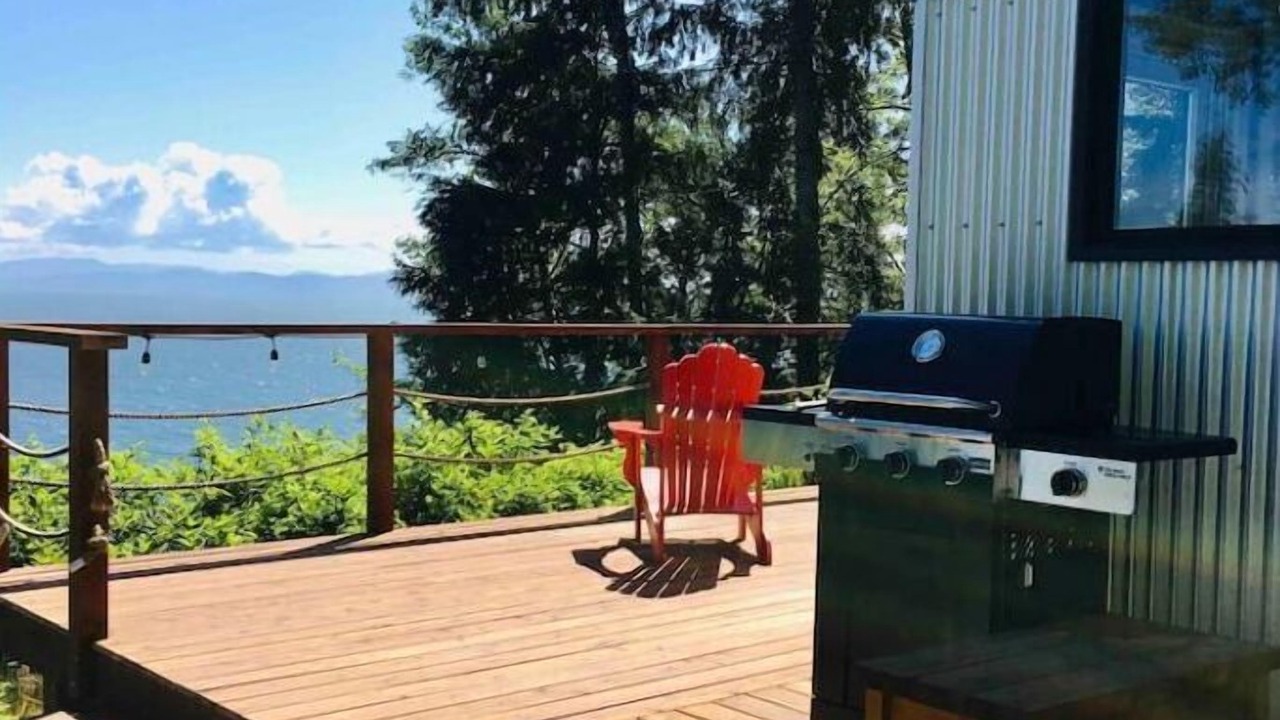 Photo of Patio Balcony in Juan de Fuca Electoral Area