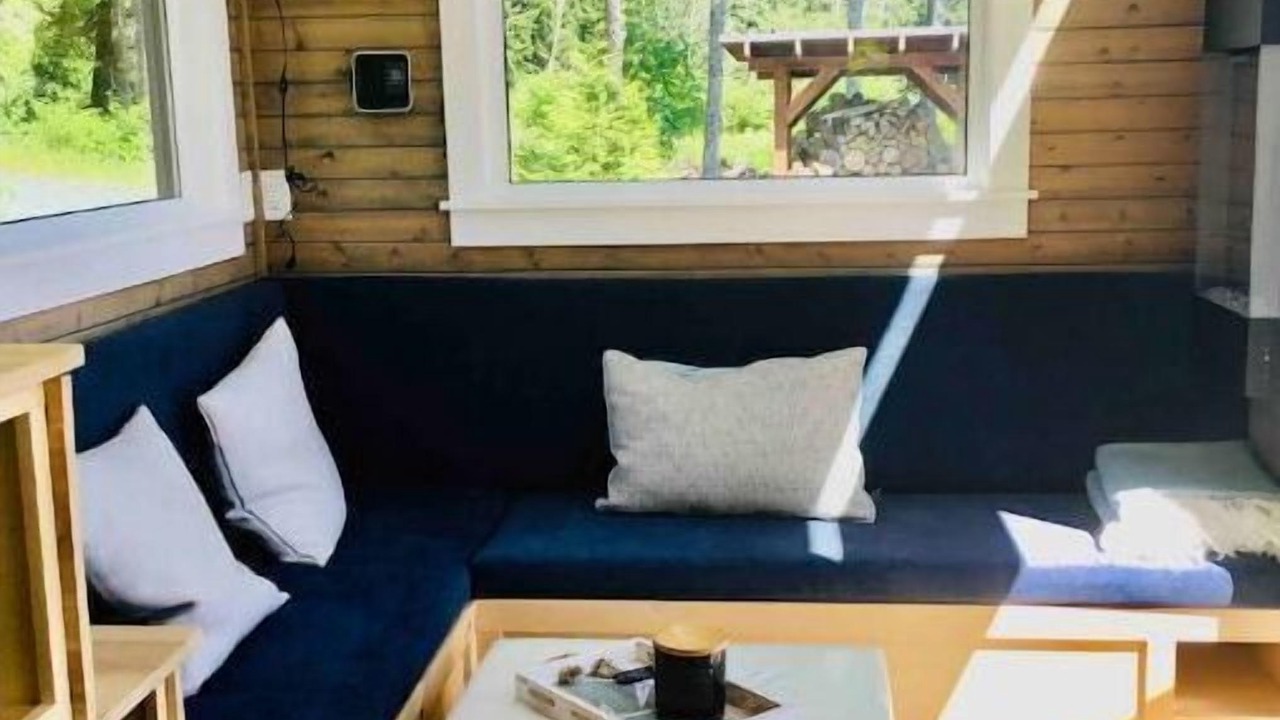 Photo of Livingroom in Juan de Fuca Electoral Area