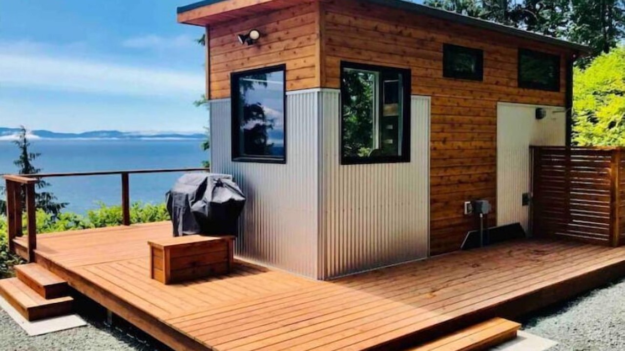Photo of Patio Balcony in Juan de Fuca Electoral Area