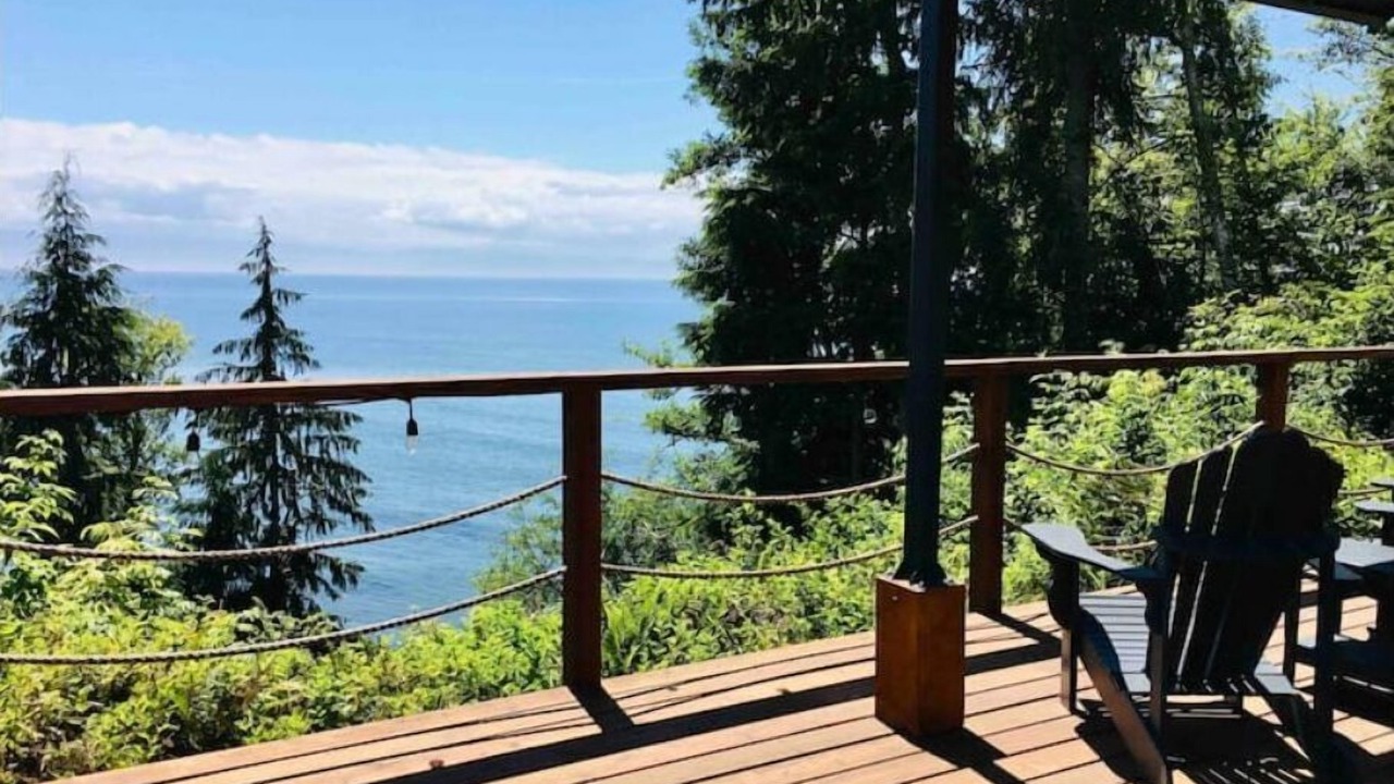 Photo of Patio Balcony in Juan de Fuca Electoral Area