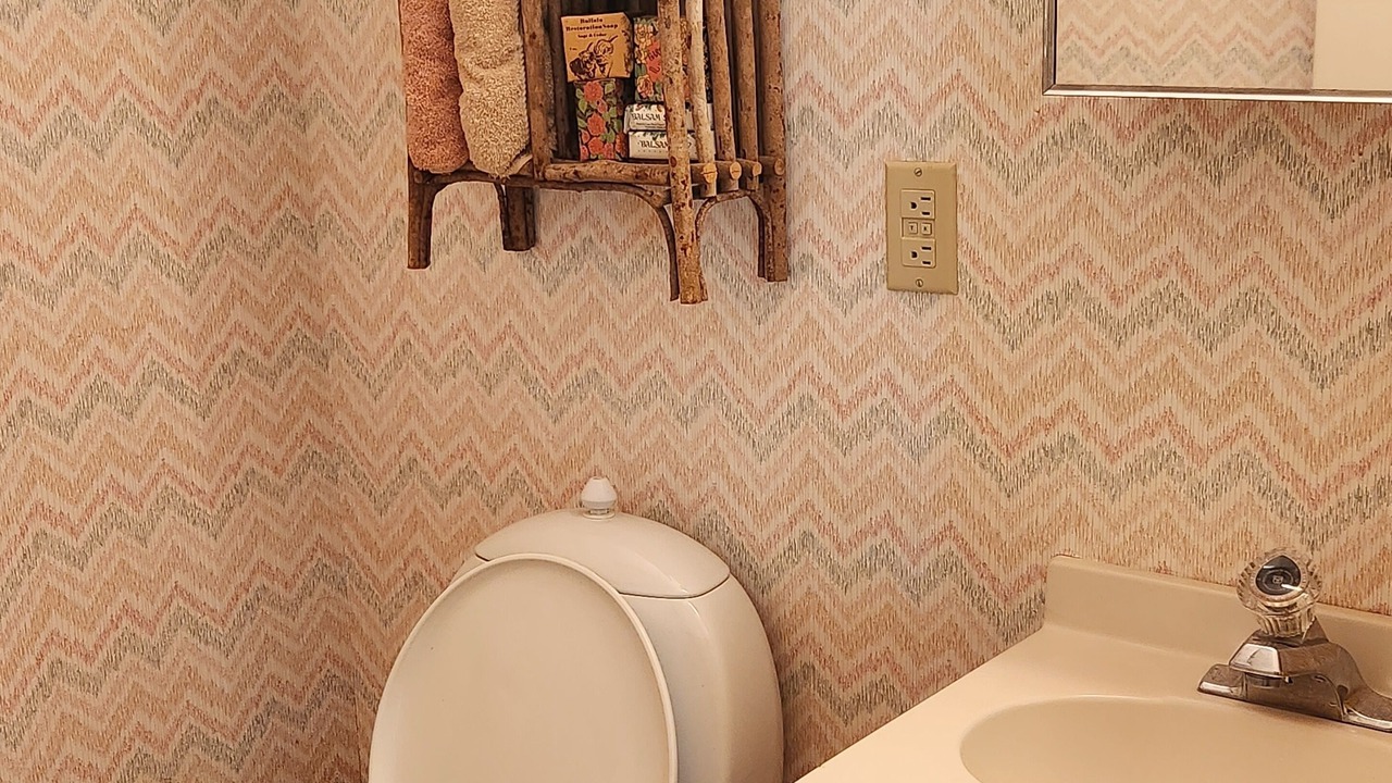 Photo of Bathroom in Huletts Landing