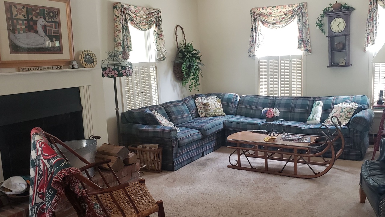 Photo of Livingroom in Huletts Landing