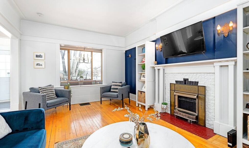 Photo of Livingroom in North Central Edmonton