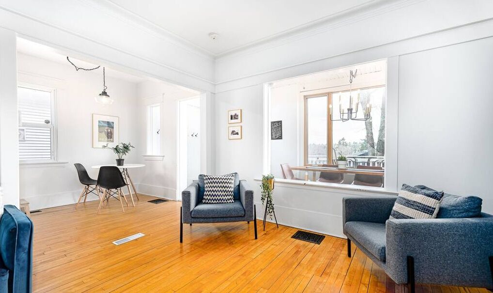 Photo of Livingroom in North Central Edmonton