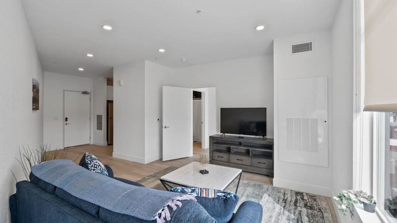 Photo of Livingroom in Aurora