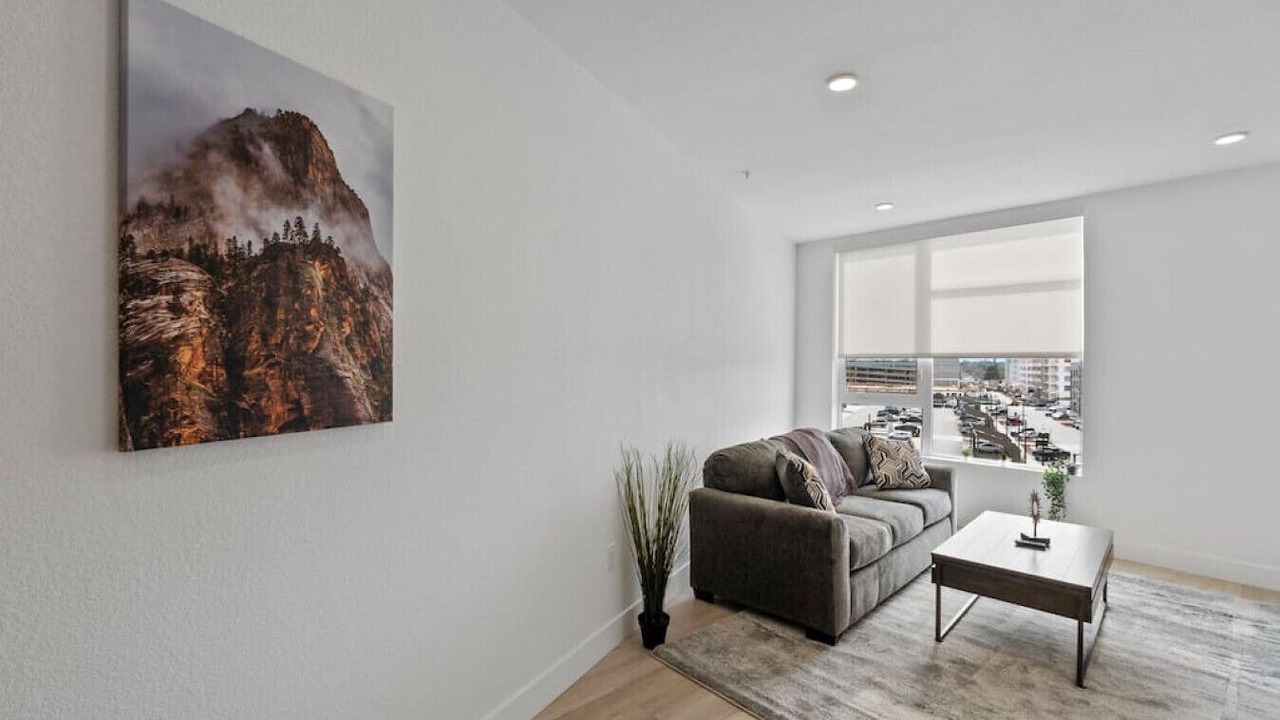 Photo of Livingroom in Aurora