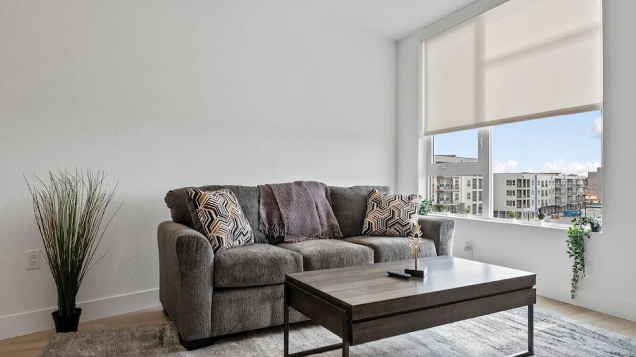 Photo of Livingroom in Aurora