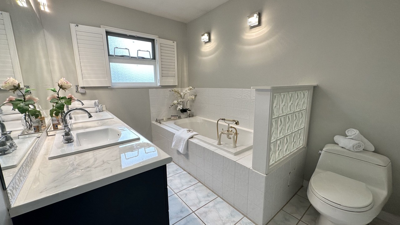 Photo of Bathroom in Delta