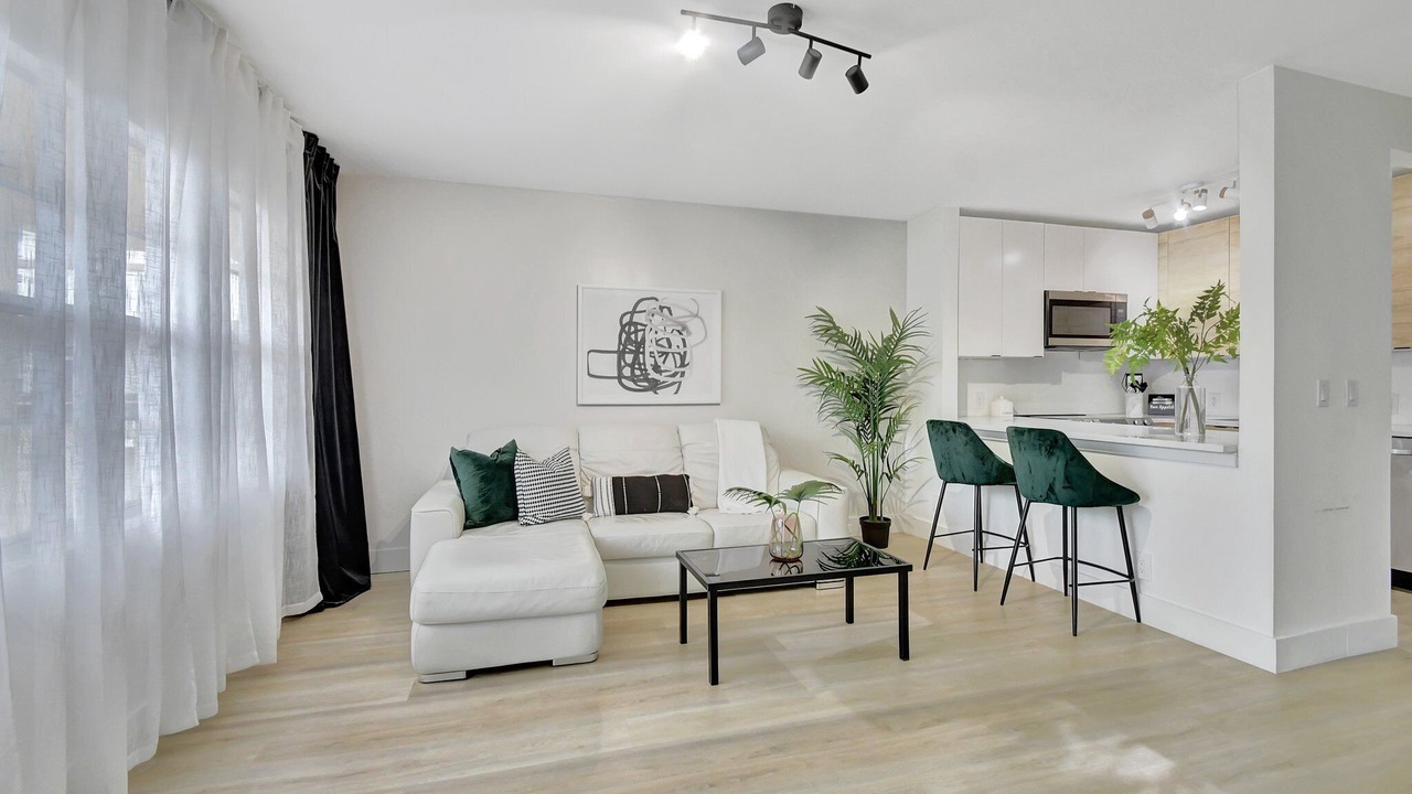 Photo of Livingroom in Hamptons at Boca Raton