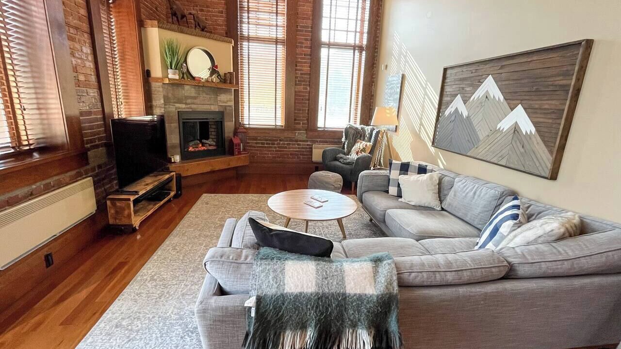 Photo of Livingroom in East Kootenay
