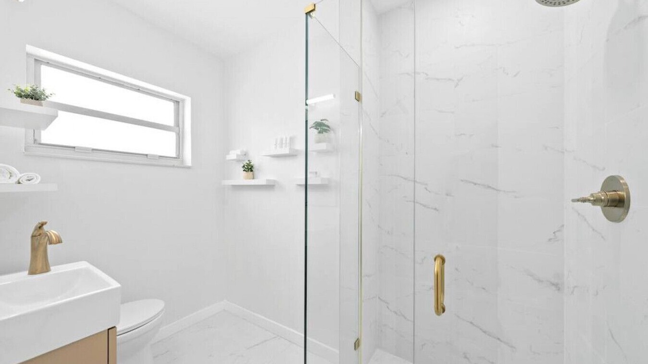 Photo of Bathroom in Parrot Cove