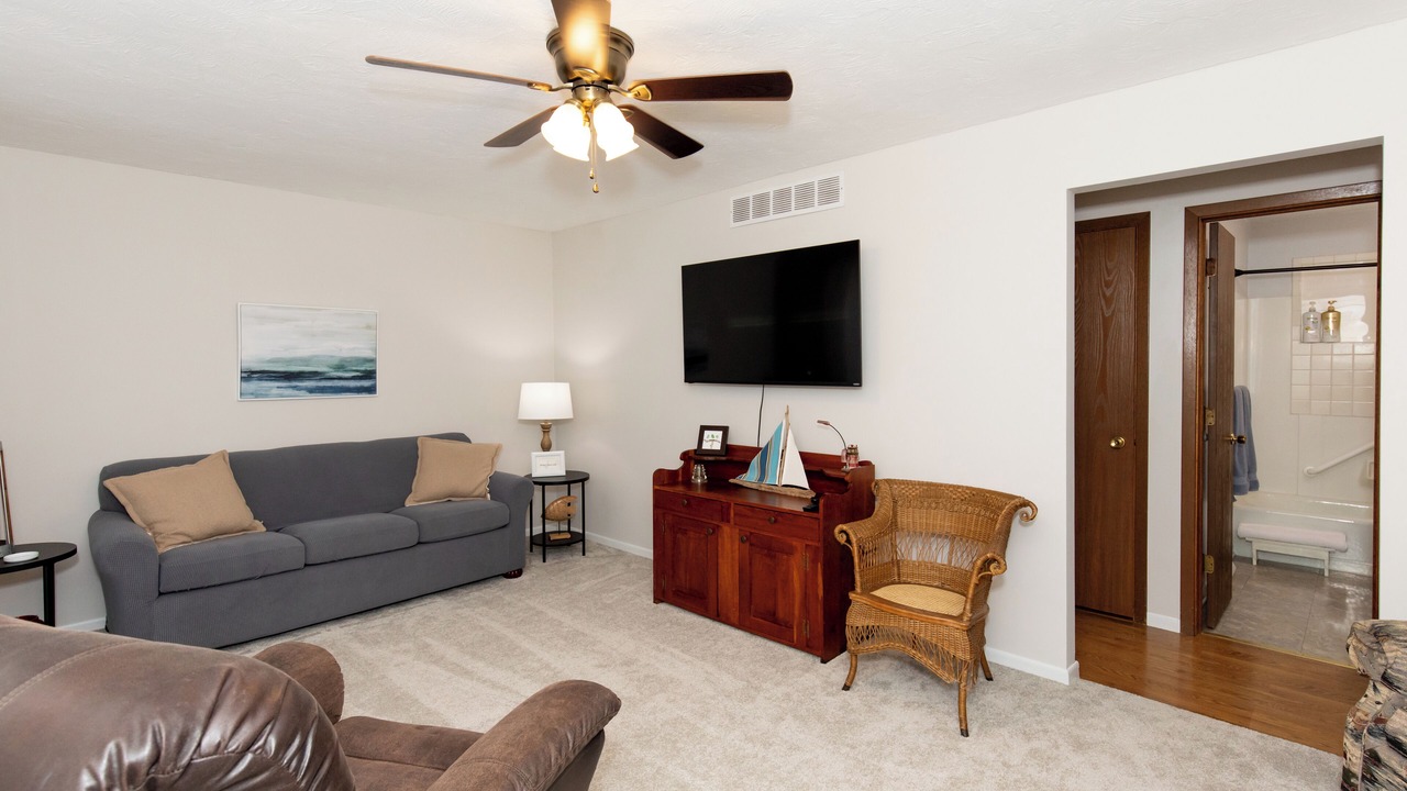 Photo of Livingroom in Vermilion