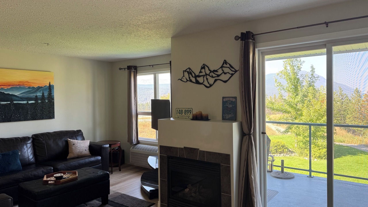 Photo of Livingroom in East Kootenay