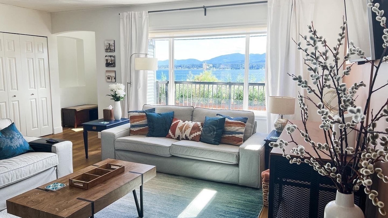 Photo of Livingroom in Comox