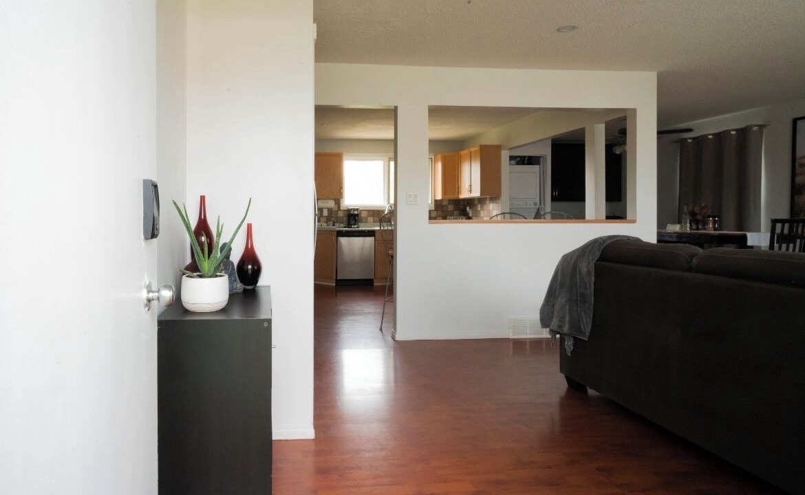 Photo of Livingroom in Leduc
