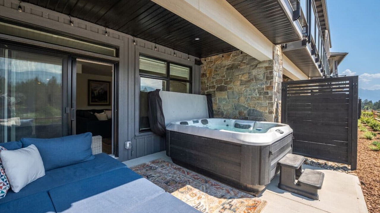 Photo of Patio Balcony in East Kootenay