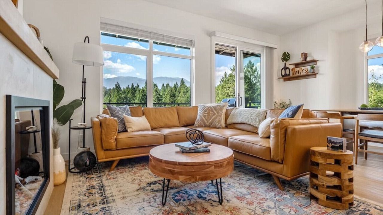 Photo of Livingroom in East Kootenay