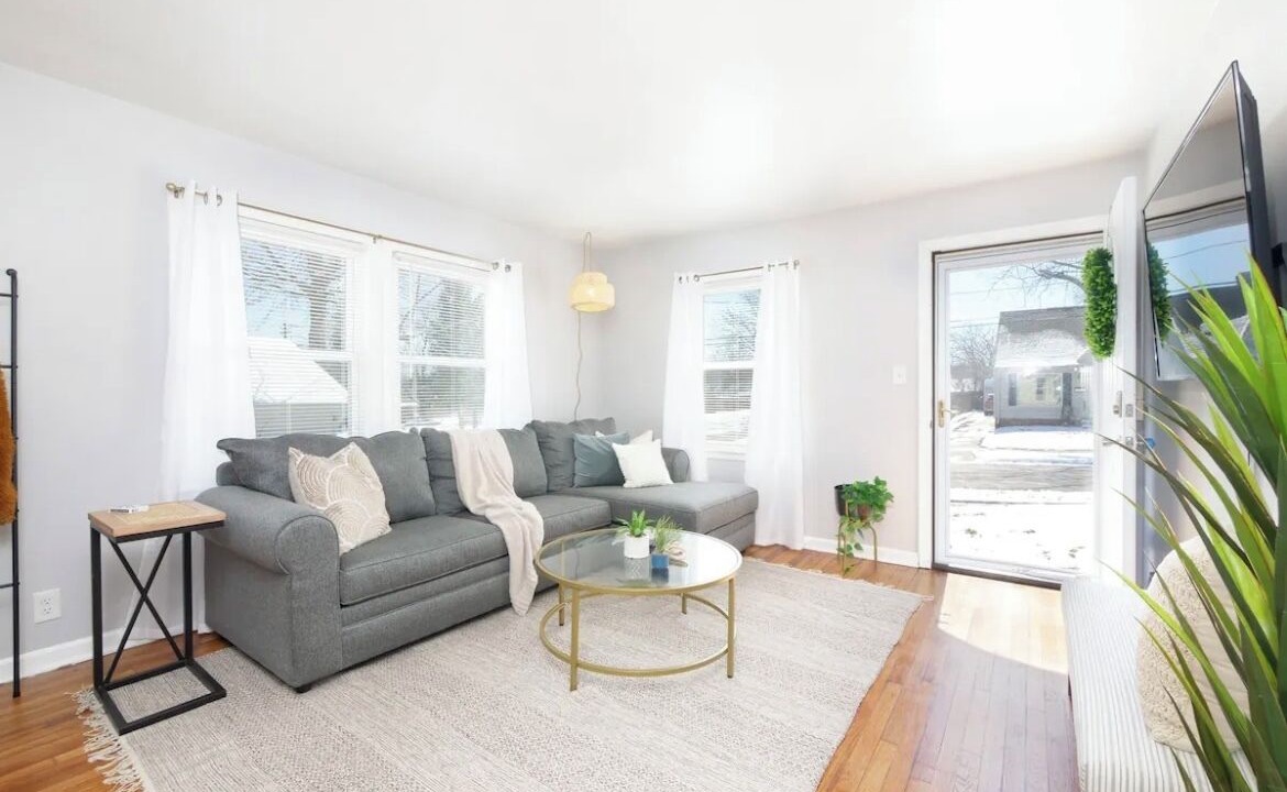 Photo of Livingroom in Garfield Heights