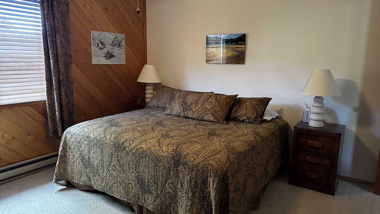 Photo of Bedroom in Lake City
