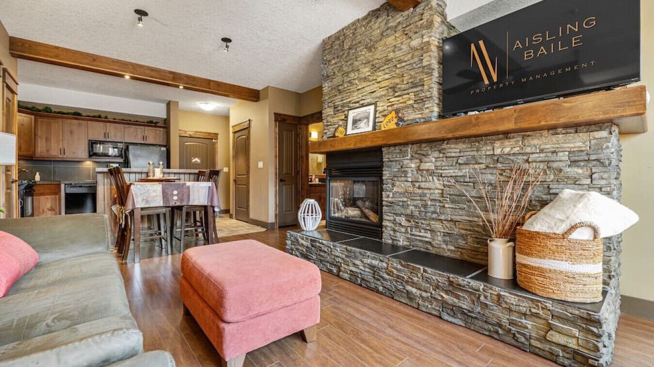Photo of Livingroom in East Kootenay