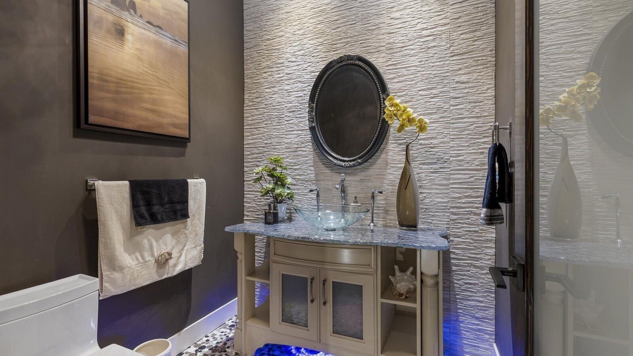 Photo of Bathroom in Queensborough