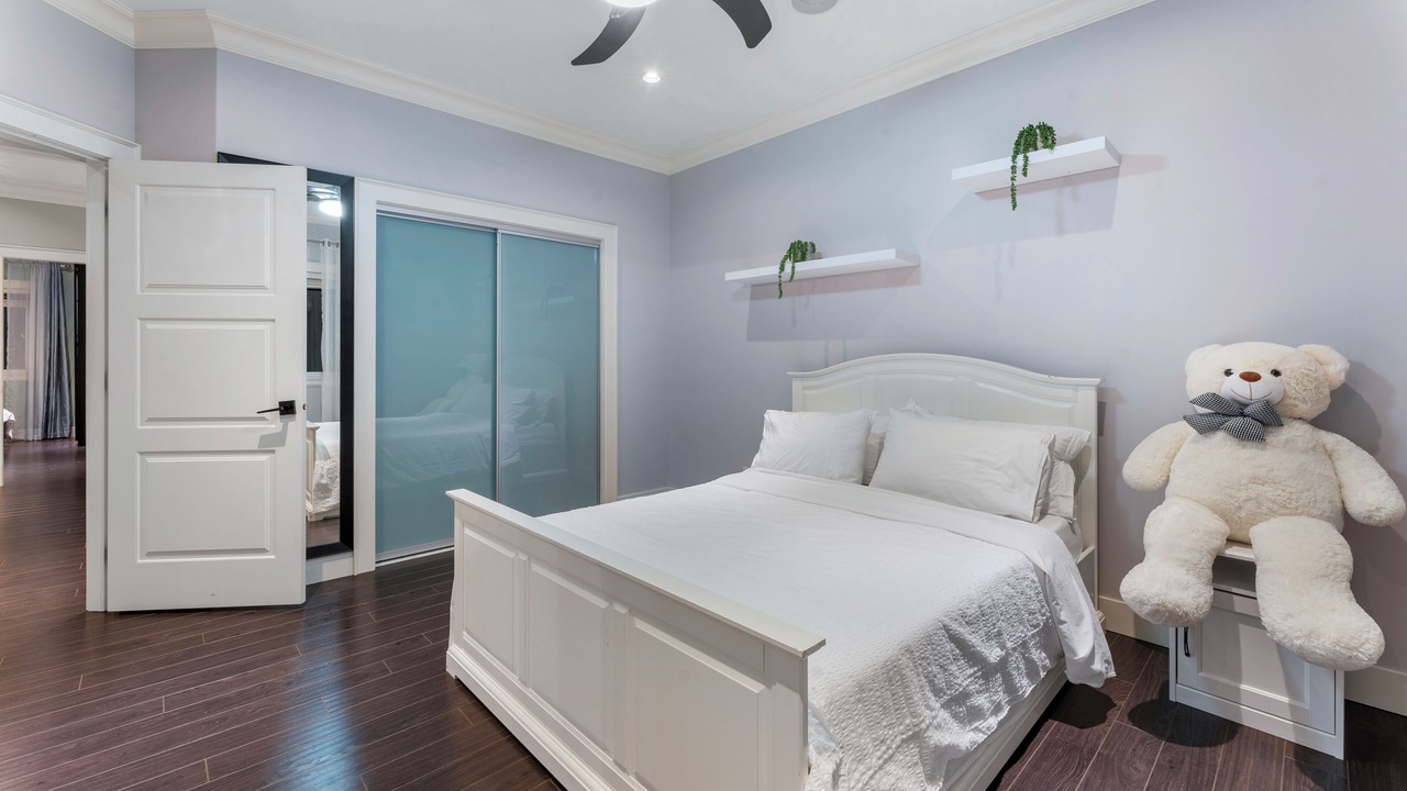 Photo of Bedroom in Queensborough