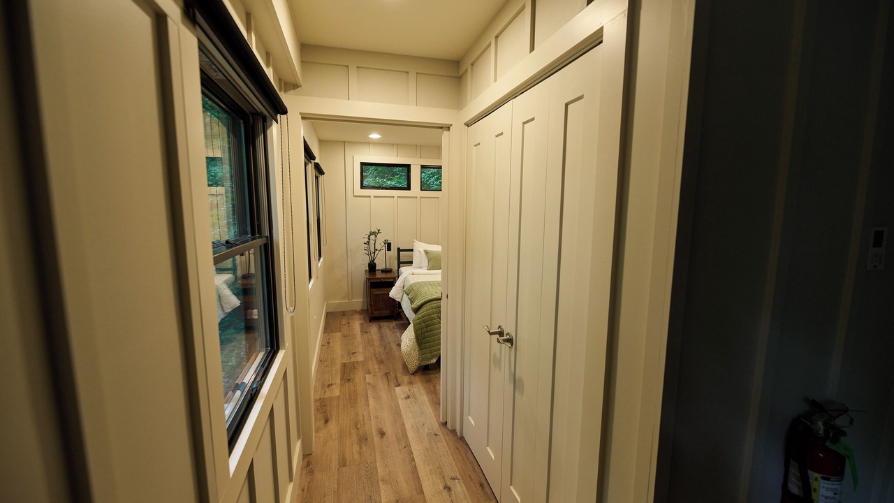 Photo of Bedroom in Cuyahoga Falls