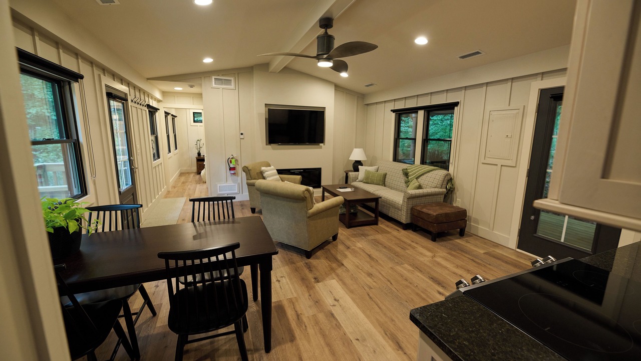 Photo of Livingroom in Cuyahoga Falls