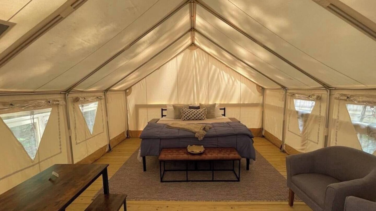 Photo of Bedroom in Cuyahoga Falls