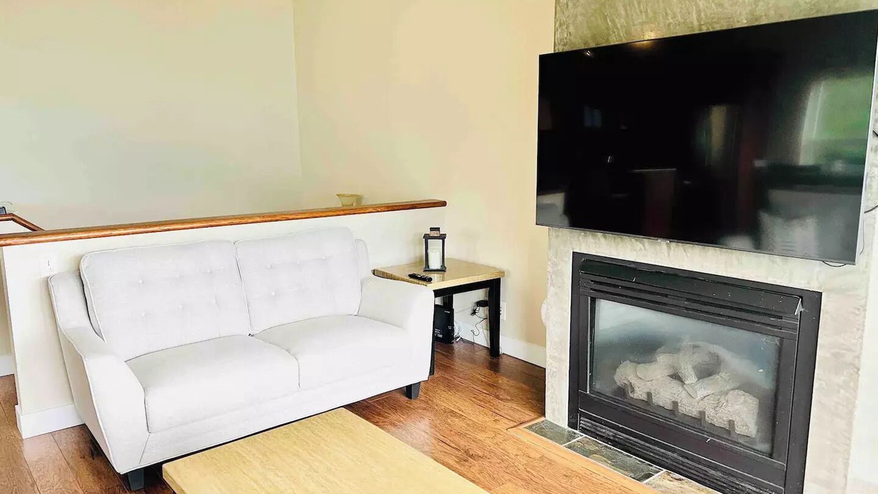 Photo of Livingroom in Sicamous