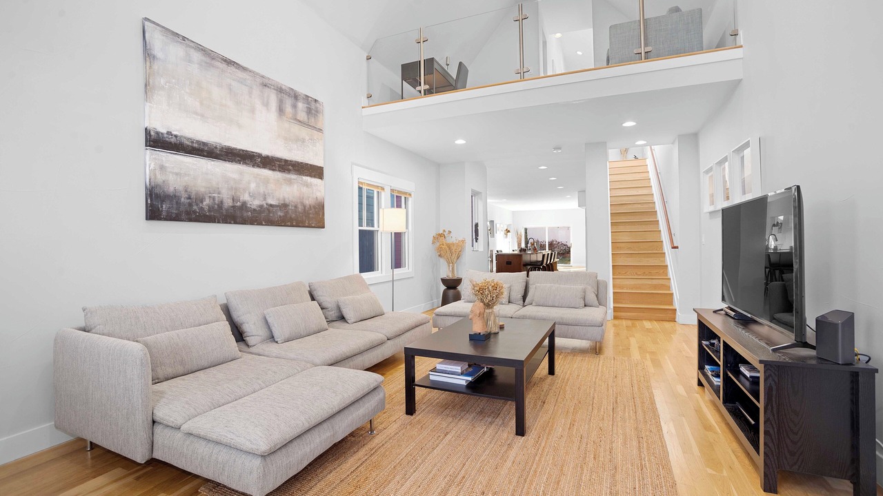 Photo of Livingroom in Five Points