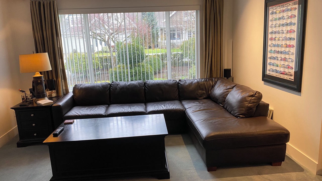 Photo of Livingroom in Surrey
