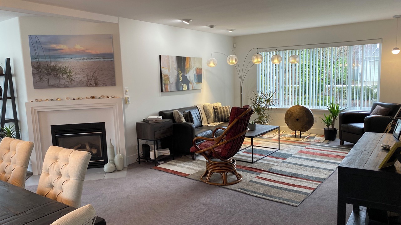 Photo of Livingroom in Surrey