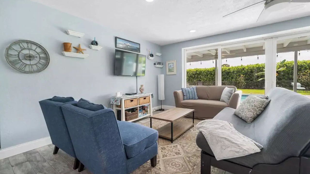 Photo of Livingroom in Hunt Club