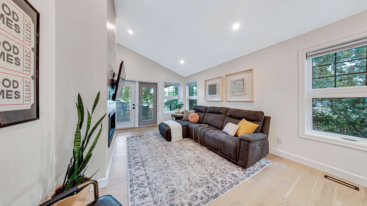 Photo of Livingroom in Saskatoon Downtown