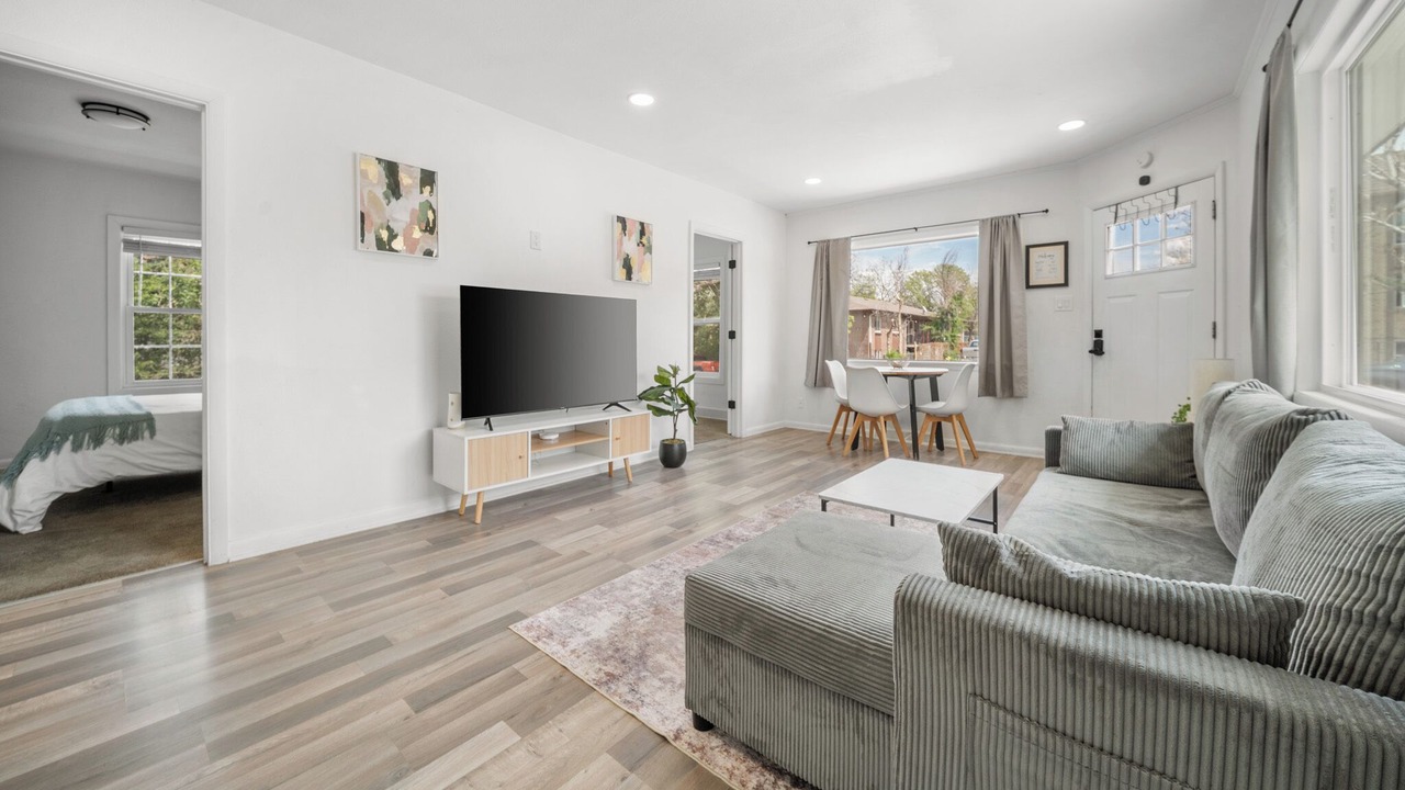 Photo of Livingroom in North Aurora