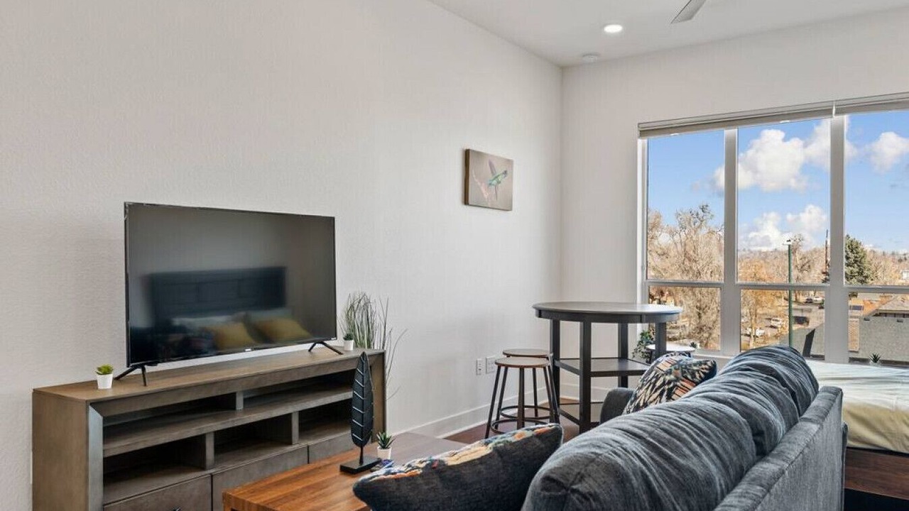 Photo of Livingroom in West Colfax