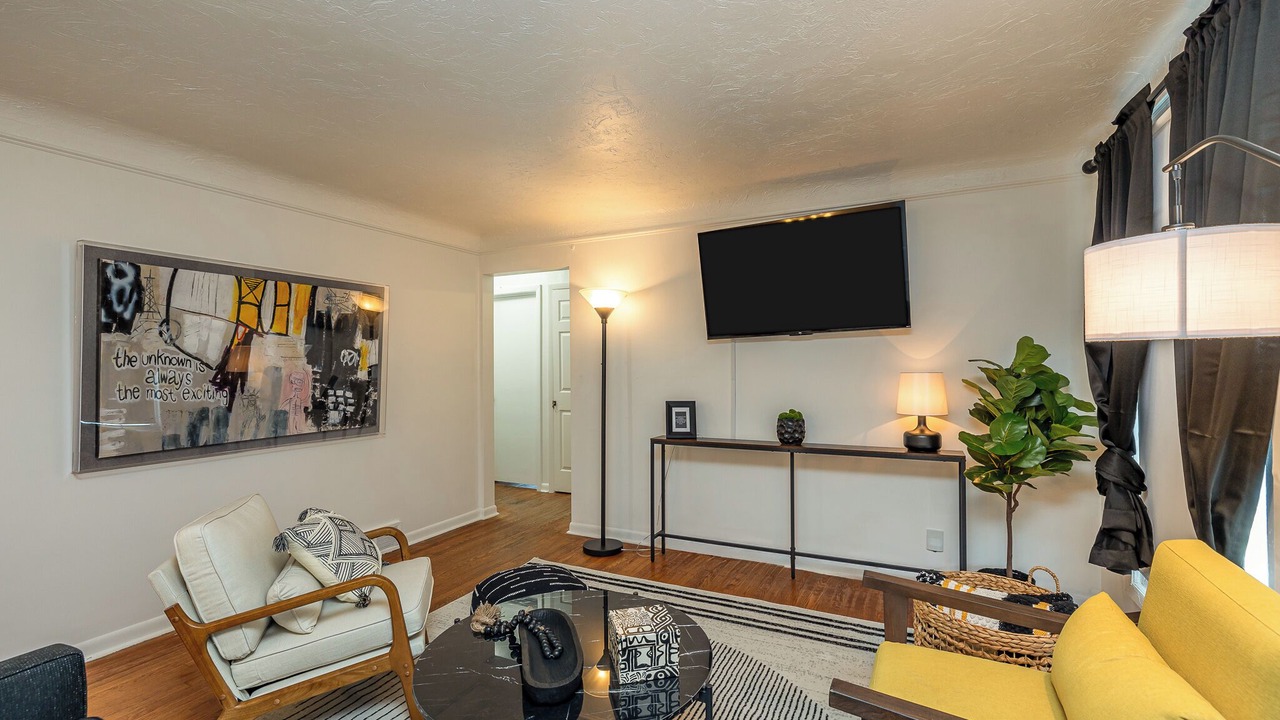 Photo of Livingroom in South Euclid
