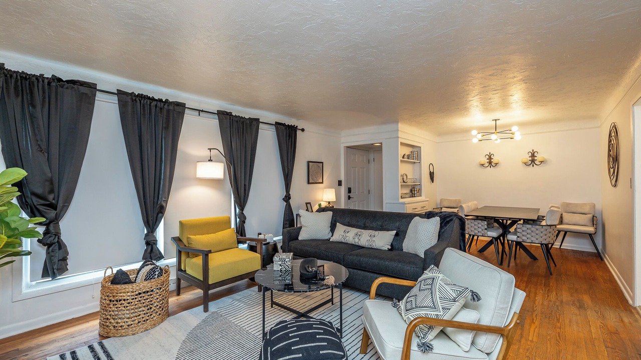 Photo of Livingroom in South Euclid