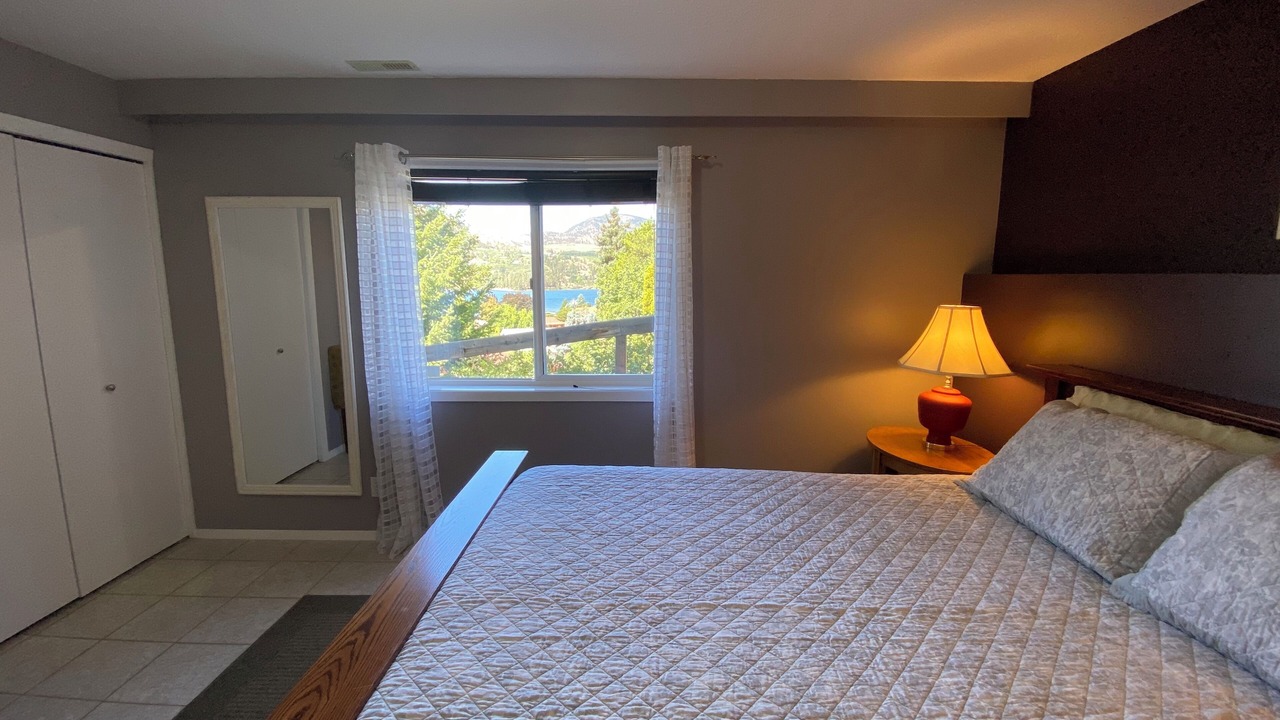 Photo of Bedroom in Okanagan-Similkameen