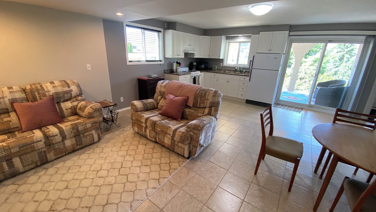 Photo of Livingroom in Okanagan-Similkameen