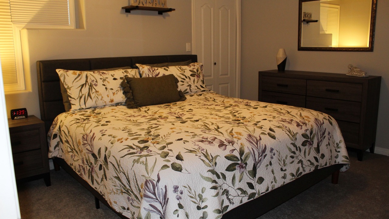 Photo of Bedroom in Okanagan-Similkameen